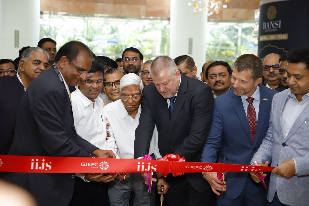 Vipul Shah, Chairman, GJEPC and Paul Rowley, Executive Vice President, Diamond Trading, De Beers Group inaugurate IIJS Premiere organised by the Gem & Jewellery Export Promotion Council (GJEPC) at JIO World Convention Centre   